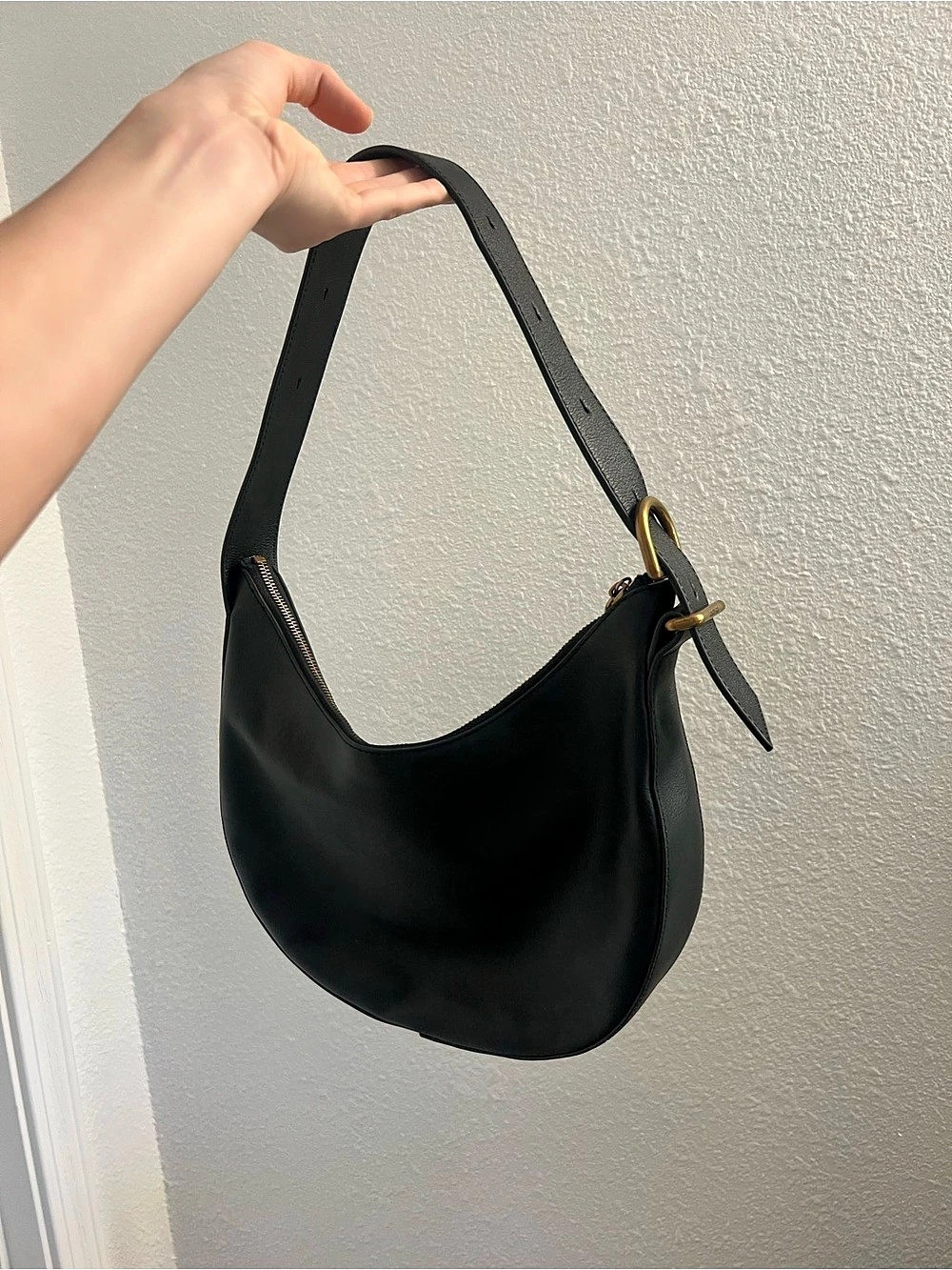 Dolce Vita Alice Shoulder Bag Black Leather - Picture 4 of 11